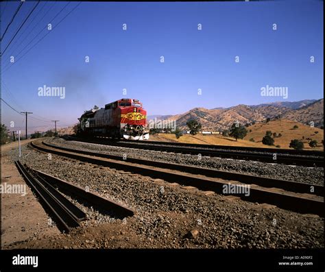 santa fe freight train at tehachapi pass, california, usa Stock Photo ...