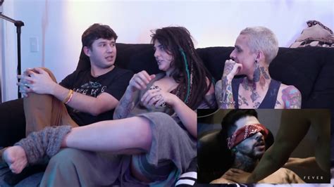 Dread Hot Assistindo Pornô Da Mia Linz Dois Fãs