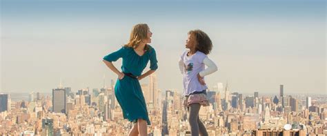 Annie movie review & film summary (2014) | Roger Ebert