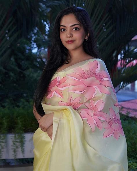 Actress Ahaana Krishna Looking Gorgeous In Printed Saree New Photos