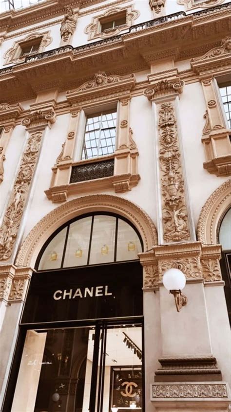 Download Chanel Store In Milan Wallpaper | Wallpapers.com