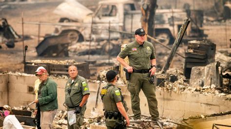 Aumentan Las Muertes Por El Incendio Forestal Más Grande De California