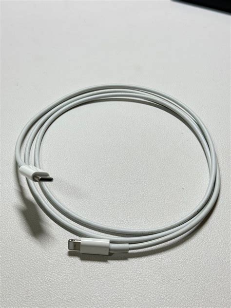 Apple原廠 Usb C 對 Lightning 連接線 手機及配件 電子周邊配件及產品 充電器及電線在旋轉拍賣