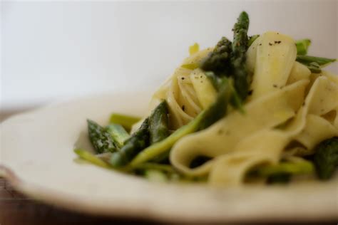 Tagliatelle Al Timo Con Asparagi E Cipollotti Ricette Tamara