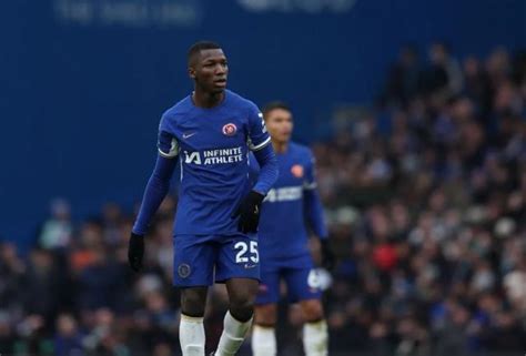 Mois S Caicedo As Jug El Ecuatoriano En La Victoria Del Chelsea Ante