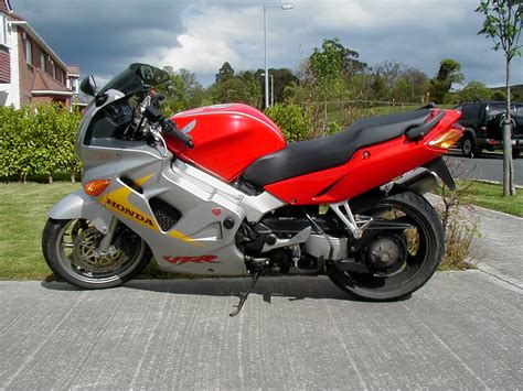 1998-2001 VFR800F Specs