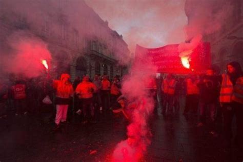 Disturbios En Francia Durante La Huelga General Contra La Reforma