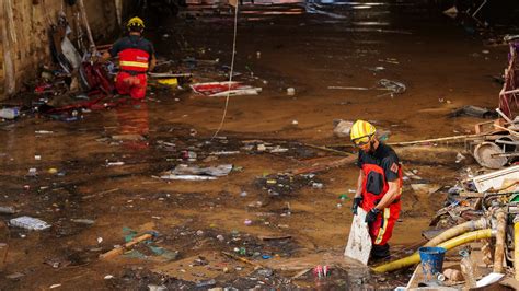 Inondations en Espagne des membres de la sécurité civile de Brignoles