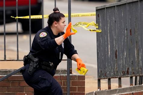 St Louis School Shooting Updates 2 Dead 7 Hurt Suspect Killed