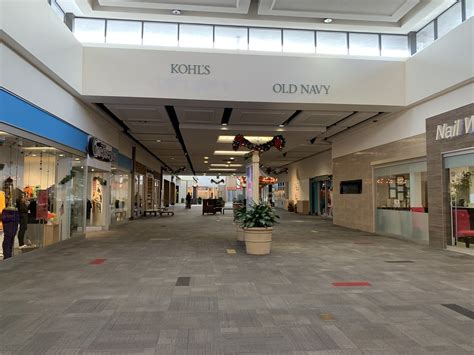 Pembroke Mall Interior Pembroke Mall 500214 Square Feet Flickr