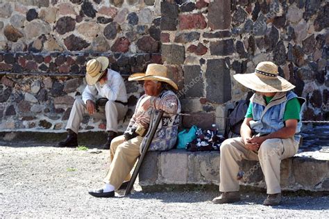 Mexikanische Siesta — Redaktionelles Stockfoto © Lucidwaters 17343871