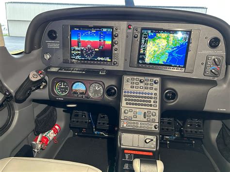 Cirrus Sr20 Cockpit