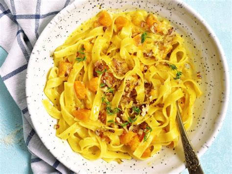 Tagliatelle Con Salsa Di Zucca Burro Prealpi