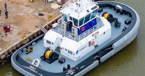 Crowley Unveils First Fully Electric Harbor Tugboat In The US EWolf