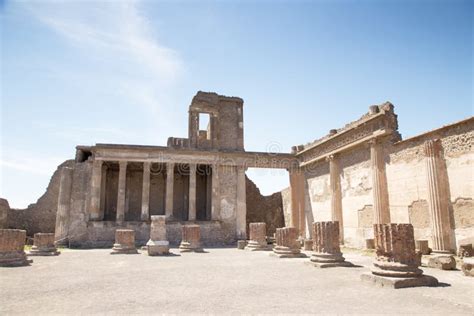 Unearthed City Of Pompeii Stock Image Image Of Monument 164351069