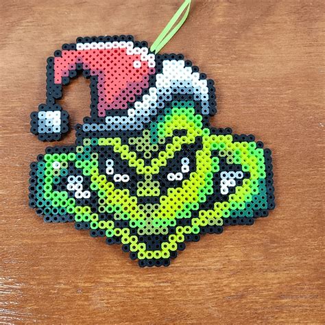 Grinch Pixel Art Christmas Ornament | Perler bead ornaments pattern ...