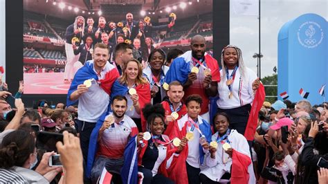 Jo Paris Avec Marchand Les Sports Collectifs Le Judo Et L