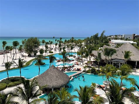 A Resort Staff Food Entertainment Review Of Secrets Cap Cana