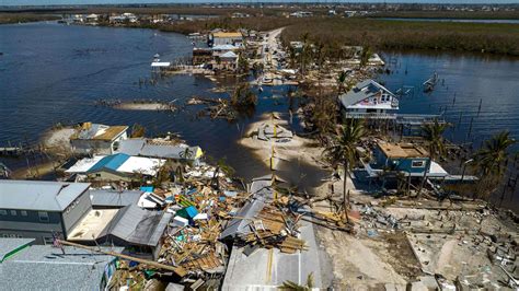 Fort Myers, Florida, sees "total devastation" in wake of Hurricane Ian ...