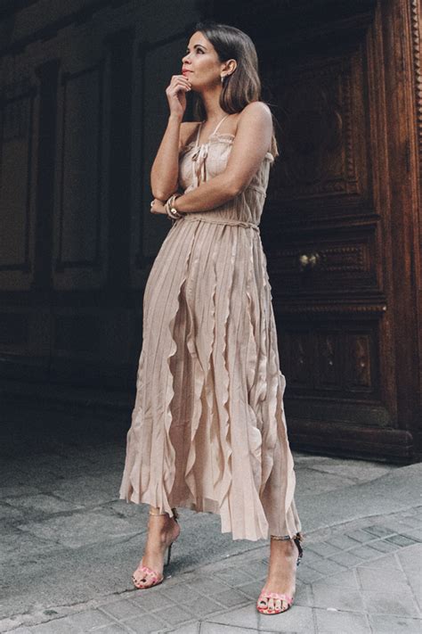 Vestidos nude modelos incríveis QUE LOOK USAR