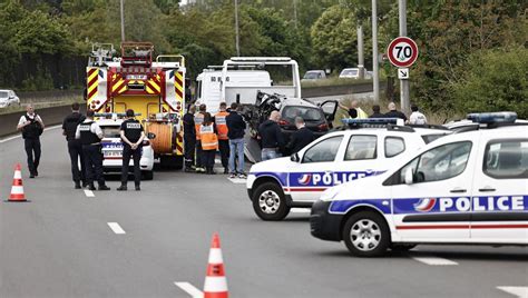 Quatre morts dont trois policiers dans un accident de la route à