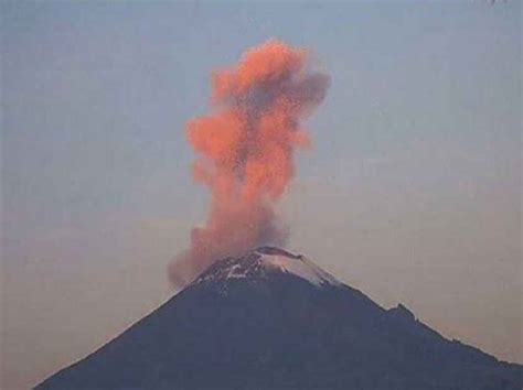 Volcán Popocatépetl hace erupción tras devastador terremoto en México