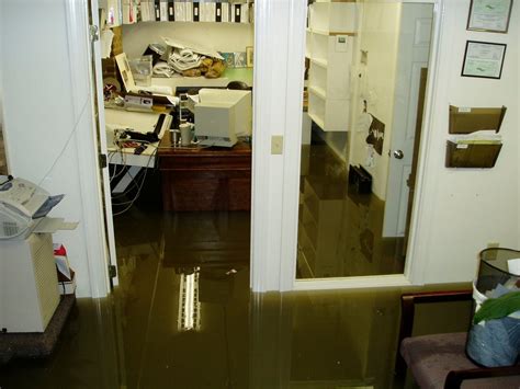 2004 Gaston Flood Pictures - Shockoe Bottom - kenweberphotography