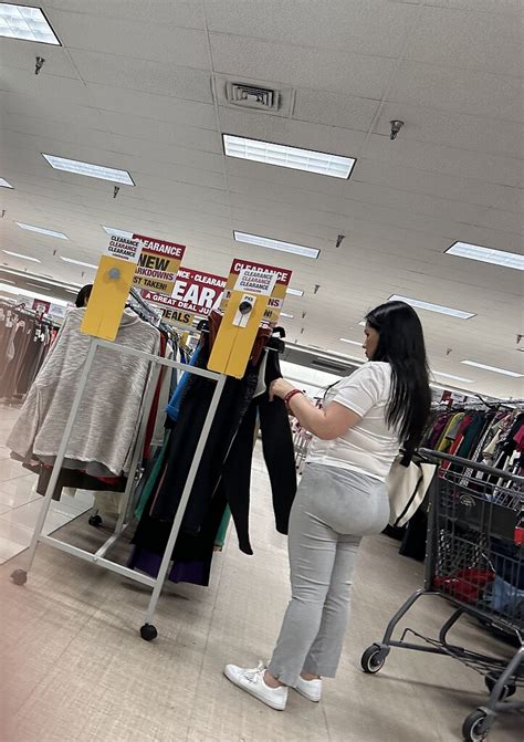 Mature Latina Woman With Huge Bbl Dump Truck Tight Jeans Forum