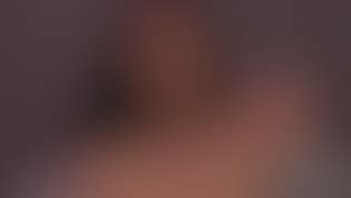 Brunette Sinn Sage s Skin Glistens As the Melting Ice Tickles Her Sexy Body Vidéos Porno