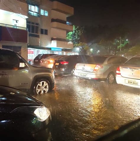 A Gazeta Chuva No ES Tempestade Raios Causa Alagamentos Na