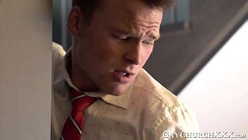 Un Pastore Con Un Cazzo Enorme E Lussuria Magnetica Martella Sulla Tromba Delle Scale XVIDEOS