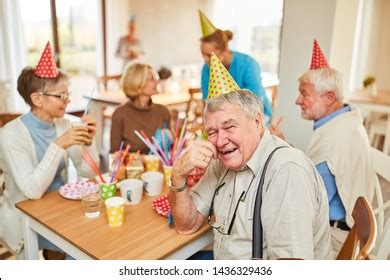 281 Senior citizen birthday cake Images, Stock Photos & Vectors ...