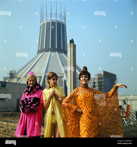 Bikini Girls Model Bikini Fotos Und Bildmaterial In Hoher Aufl Sung Alamy