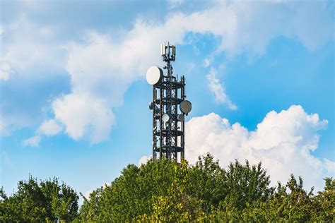 Who Owns the 5G Cellular Towers in the United States? - Dgtl Infra