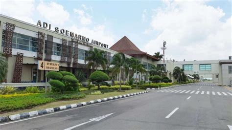 Bandara Adi Soemarmo Solo Turun Status Menparekraf Sandiaga Uno