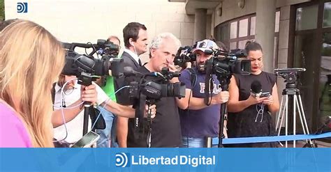 Las Hijas De Mar A Teresa Campos Llegan Al Tanatorio De La Paz