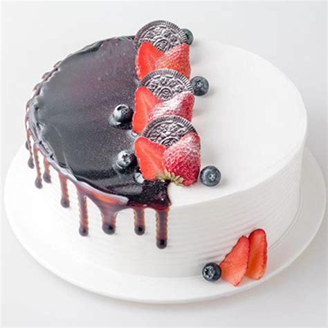 Delightful Oreo and Strawberry Cake | Winni