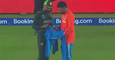 Wazim Akram Slams Babar Azam For Receiving Jersey From Virat