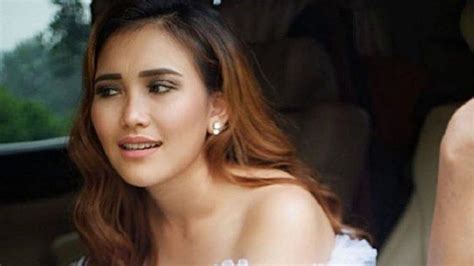 Ayu Ting Ting Digoda Ivan Gunawan Mau Bilang Ayu Sayang Pakai Bahasa