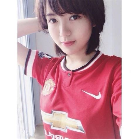 MC Tú Linh hot girl M U ngày càng xinh đẹp dù đã là mẹ bỉm con