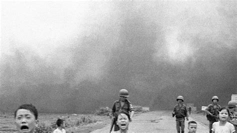 Photographer Who Took Iconic Vietnam Photo Looks Back, 40 Years After ...