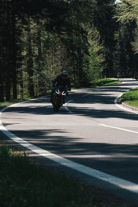 Hyper Naked Bike Vergleich 2021 Aprilia Tuono V4 1100 Factory