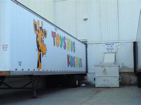 Toys R Us Kids R Us Trailer At Holyoke Mall The Caldor Rainbow