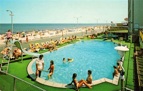 Atlantic Sands Motel | Postcard For Reader