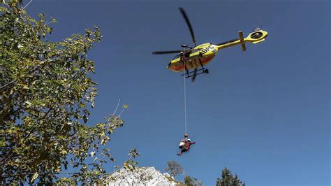 Nußdorf Schwerer Bergunfall am Heuberg Hubschrauber und Bergwacht