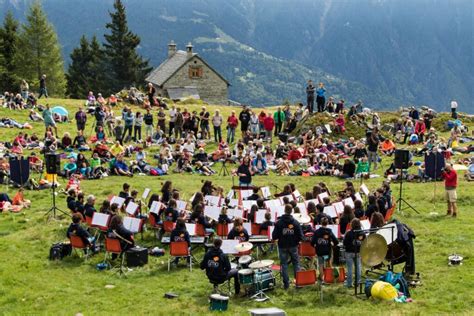 Mottarone Rifugio Gran Baita Cai Di Omegna Musica In Quota