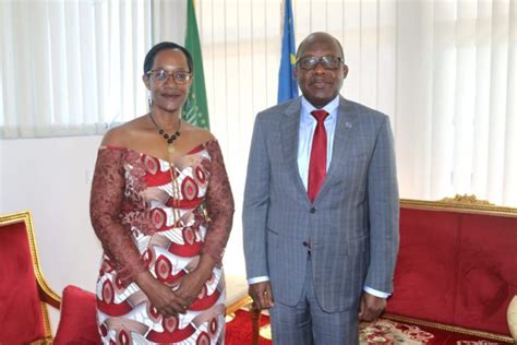 Rdc Lutundula Et La Directrice De L Onu Sida Changent Sur La Prise