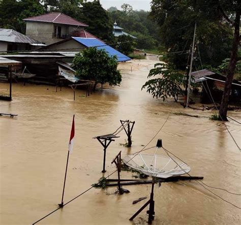 Banjir Bandang Kembali Terjang Entikong Tiga Rumah Terkena Longsor