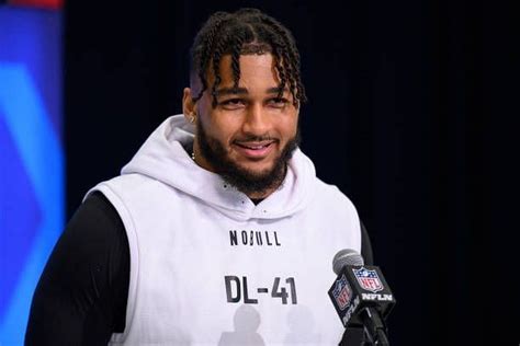 Who Are Marshawn Kneeland Parents? Age, Nationality & More