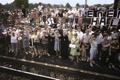 Robert F Kennedys Funeral Train • Magnum Photos